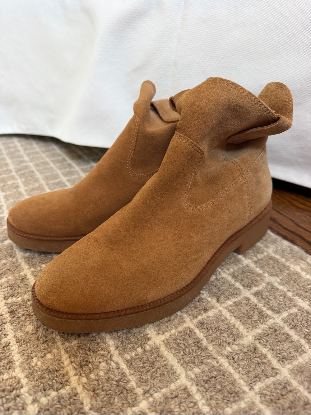 Lucky Brand Men's Suede Chukka Boots in Chestnut